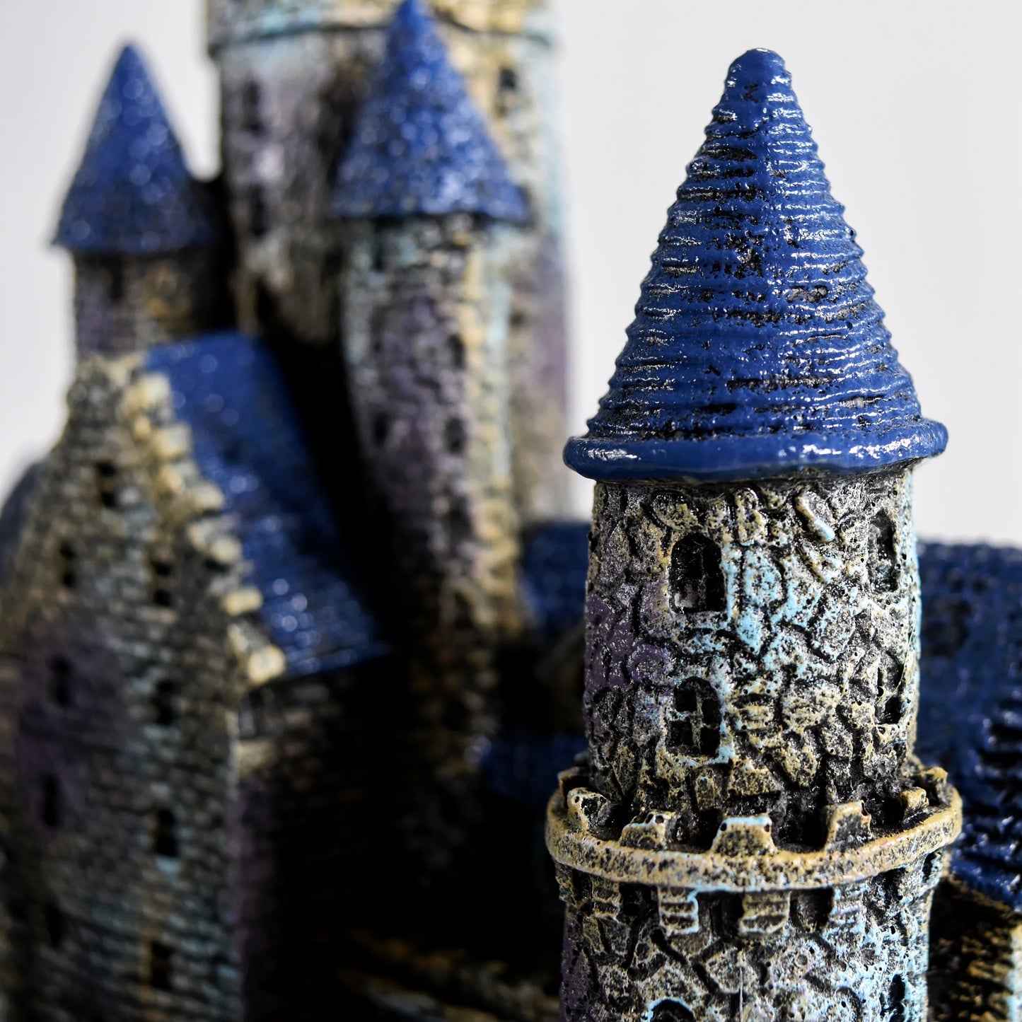 Penn Plax Age-Of-Magic Magical Resin Castle - Large Aquarium Decoration - Blue