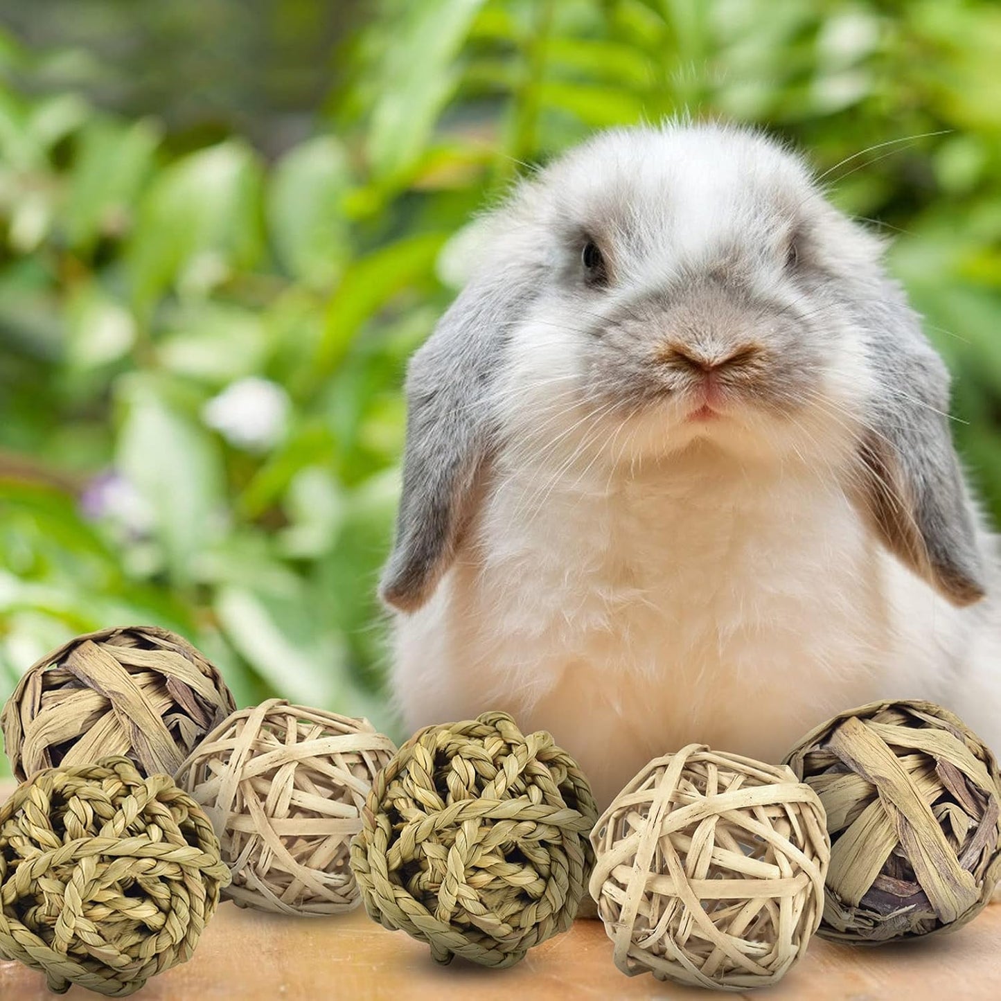 Rabbit Toys Edible Woven Grass Ball Willow Ball, Made of Timothy Grass Hay and Willow of Treats and Chews Toy for Chinchilla Bunny Guinea Pig Gerbil