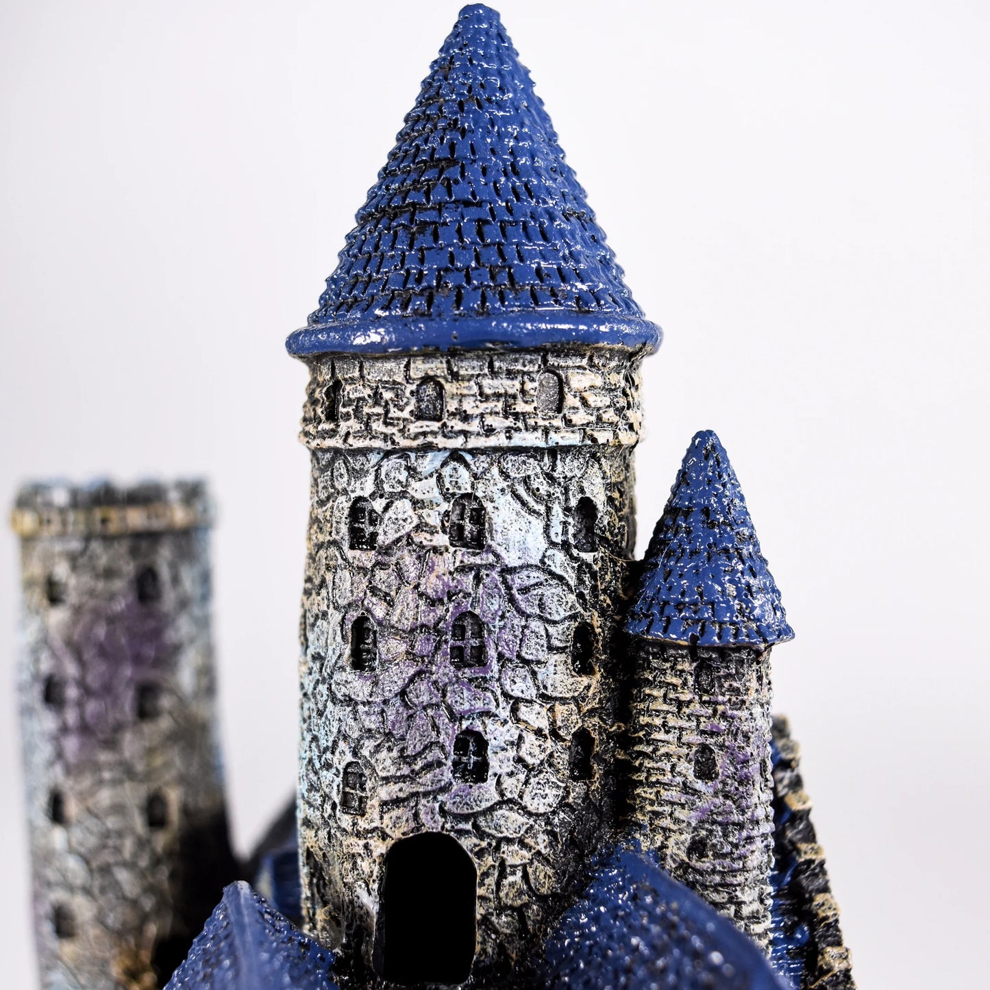 Penn Plax Age-Of-Magic Magical Resin Castle - Large Aquarium Decoration - Blue